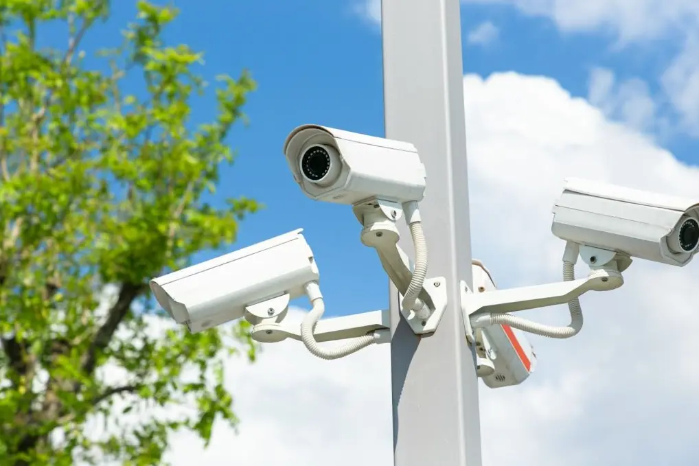 انبار دوربینهای بیسیم و بازار ایران